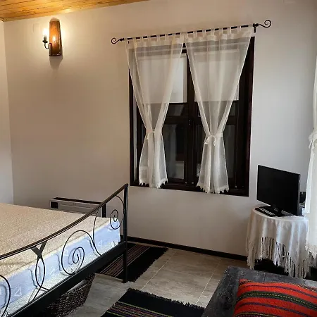 Holiday home Стаи За Гости ”Чакаловата Къща” *