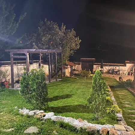 Holiday home Стаи За Гости ”Чакаловата Къща”